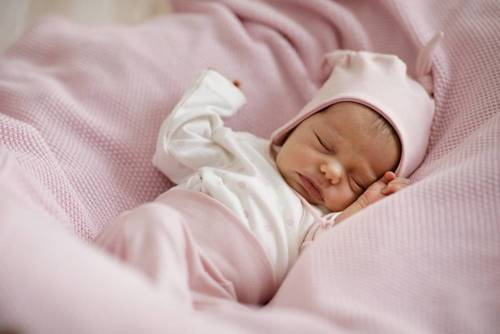 Czapka niemowlęca wiązana Lovely Day Pinokio - różowy