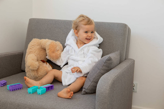 Szlafrok dziecięcy z uszami Teddy ByShelly - biały