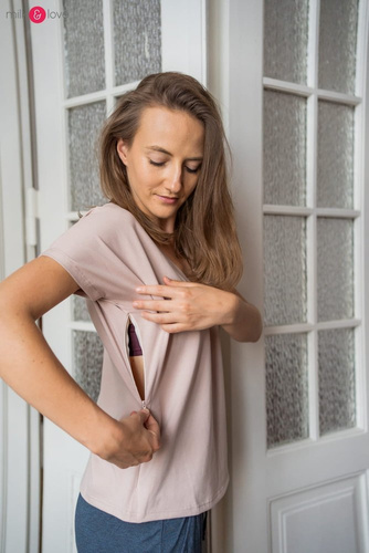 Bluzka ciążowa i do karmienia z krótkim rękawem Two Ways Milk&Love beżowy