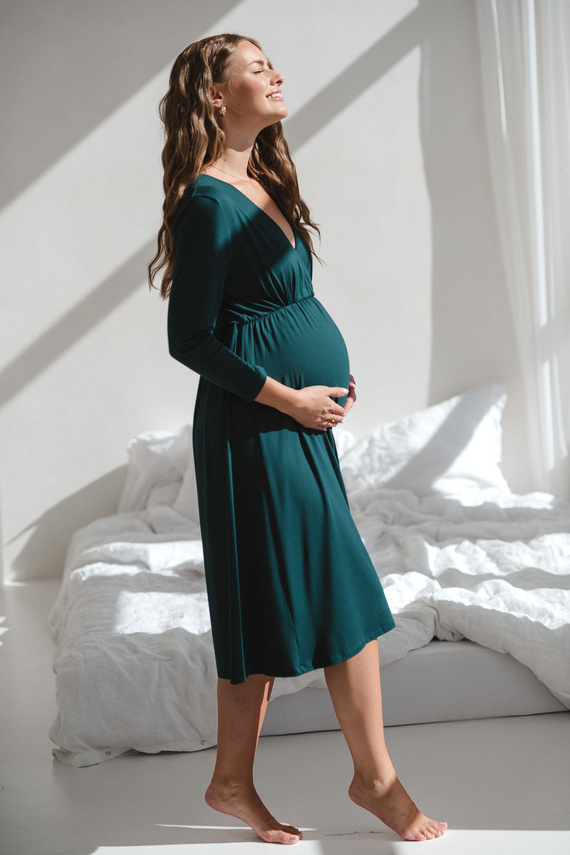 Bambusowa koszula nocna ciążowa i do karmienia Star Light 7/8 Milk&Love butelkowa zieleń– elegancka, oddychająca, idealna do szpitala