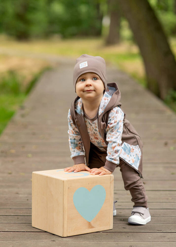 Kamizelka z bawełny organicznej Skarby Jesieni Nini brązowy 