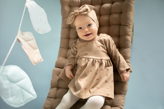 Sukienka z długim rękawem Wooden Pony Pinokio - brąz druk