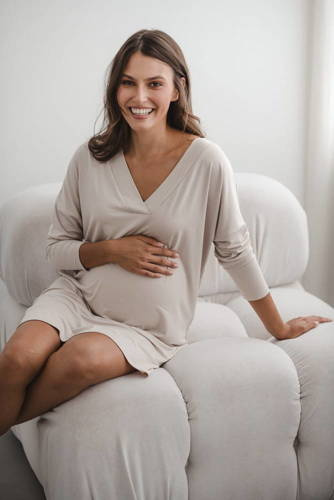 Bambusowa koszula nocna ciążowa i do karmienia długi rękaw Moon Milk&Love jasny beż