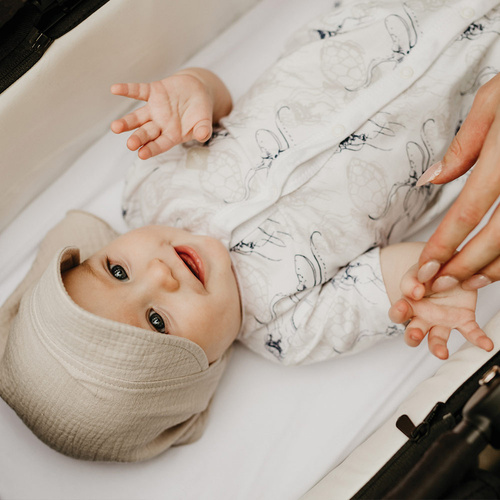 Rampers niemowlęcy Pacific Eevi - biały druk