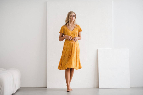 Sukienka ciążowa i do karmienia Lovely Dress Midi Milk&Love musztardowy w groszki