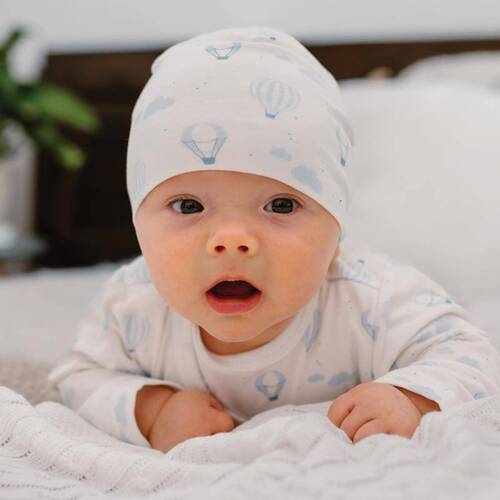 Czapka niemowlęca Petite Eevi - biały w balony
